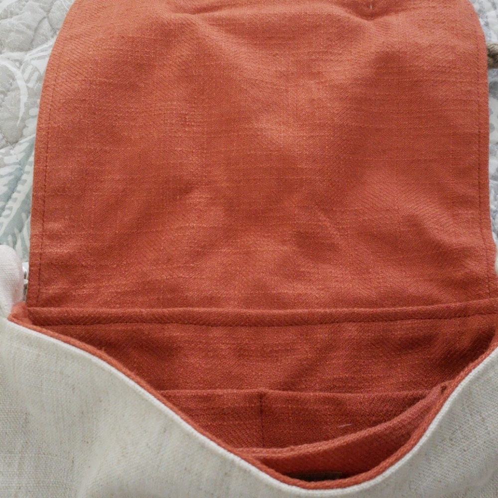 Boutique Purse - Picture 3 of 4